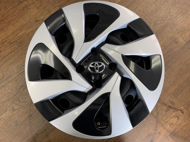 トヨタのコンパクトに！アクア純正！新品ミシュランスタッドレス付