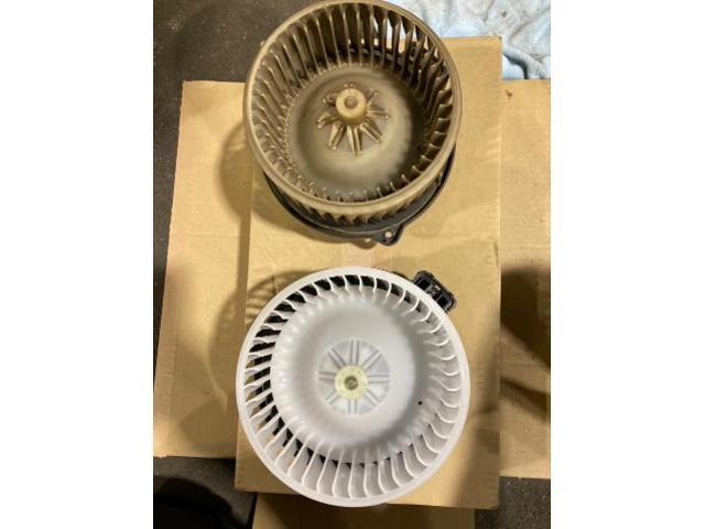 いすゞ エルフトラック エバポレーター交換 エキパン交換 ブロア