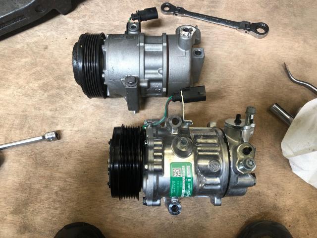 プリウスNHW20 電動エアコン コンプレッサー 88370-47010