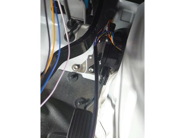 PIVOT スロットルコントローラー取り付け ハイゼット S321 S331 廿日市