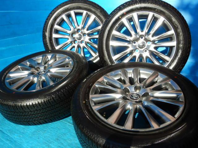 ハリアー純正18インチのタイヤ溝たっぷり付きが入庫です。 ハリアー