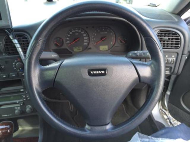 ボルボ・V40】ステアリング（ハンドル）の修理｜グーネットピット