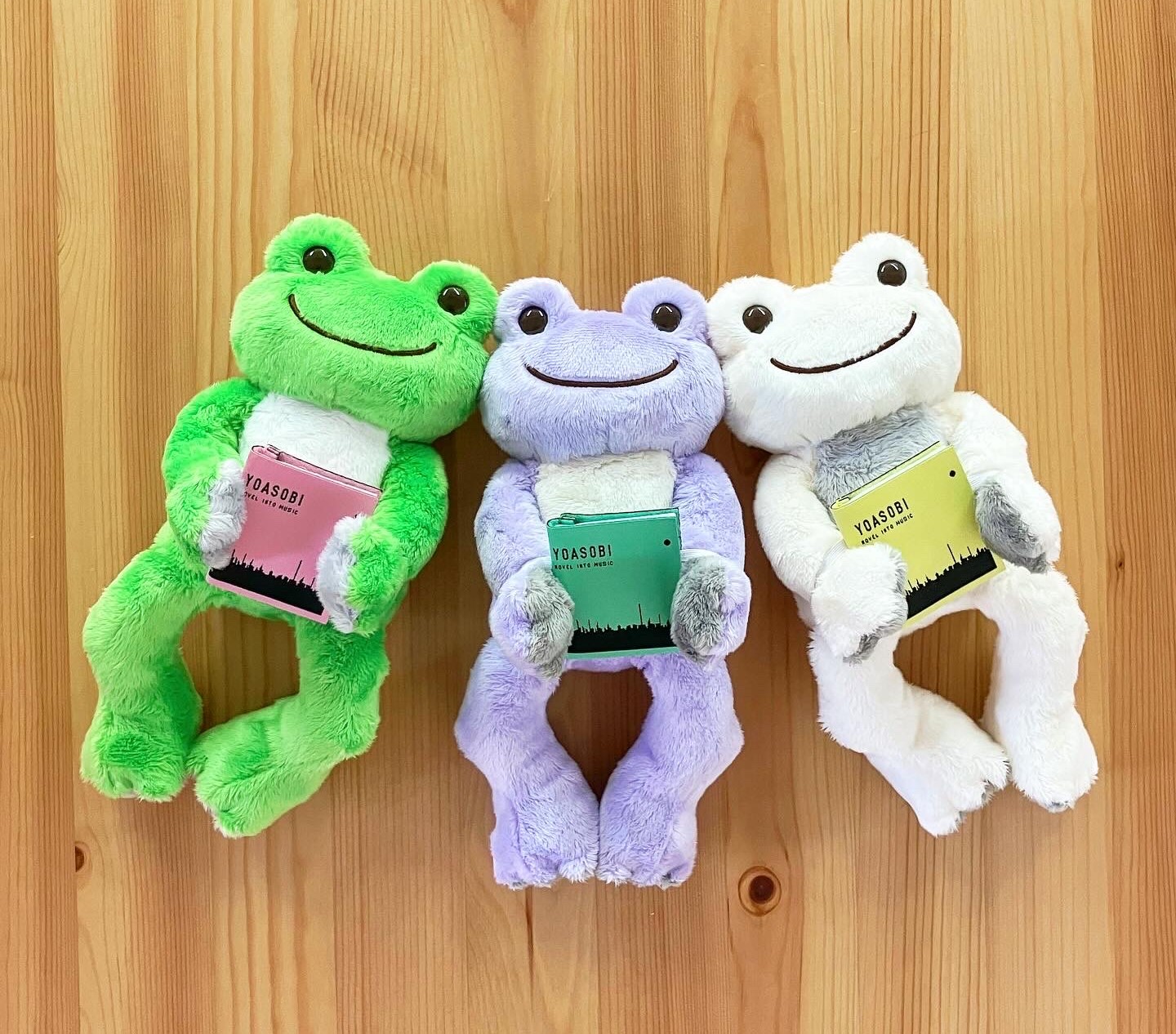 YOASOBI×かえるのピクルス コラボ ビーンドール発売決定