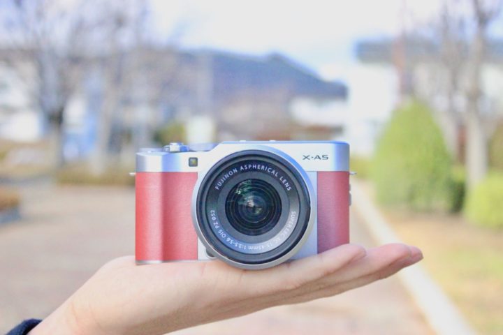 5万円台！】FUJIFILMの入門ミラーレスカメラ X-A5を徹底レビュー | Picky's