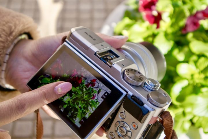 5万円台！】FUJIFILMの入門ミラーレスカメラ X-A5を徹底レビュー | Picky's