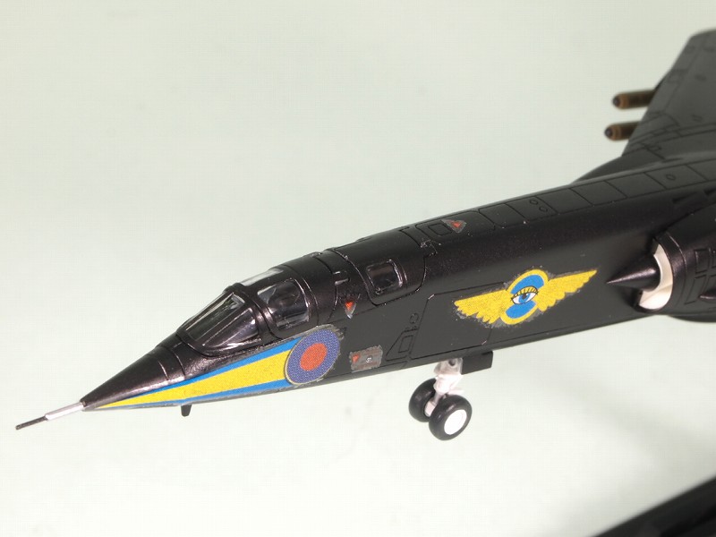 SN12「1/144 イギリス空軍 TSR.2 攻撃機仕様」 – ピットロード