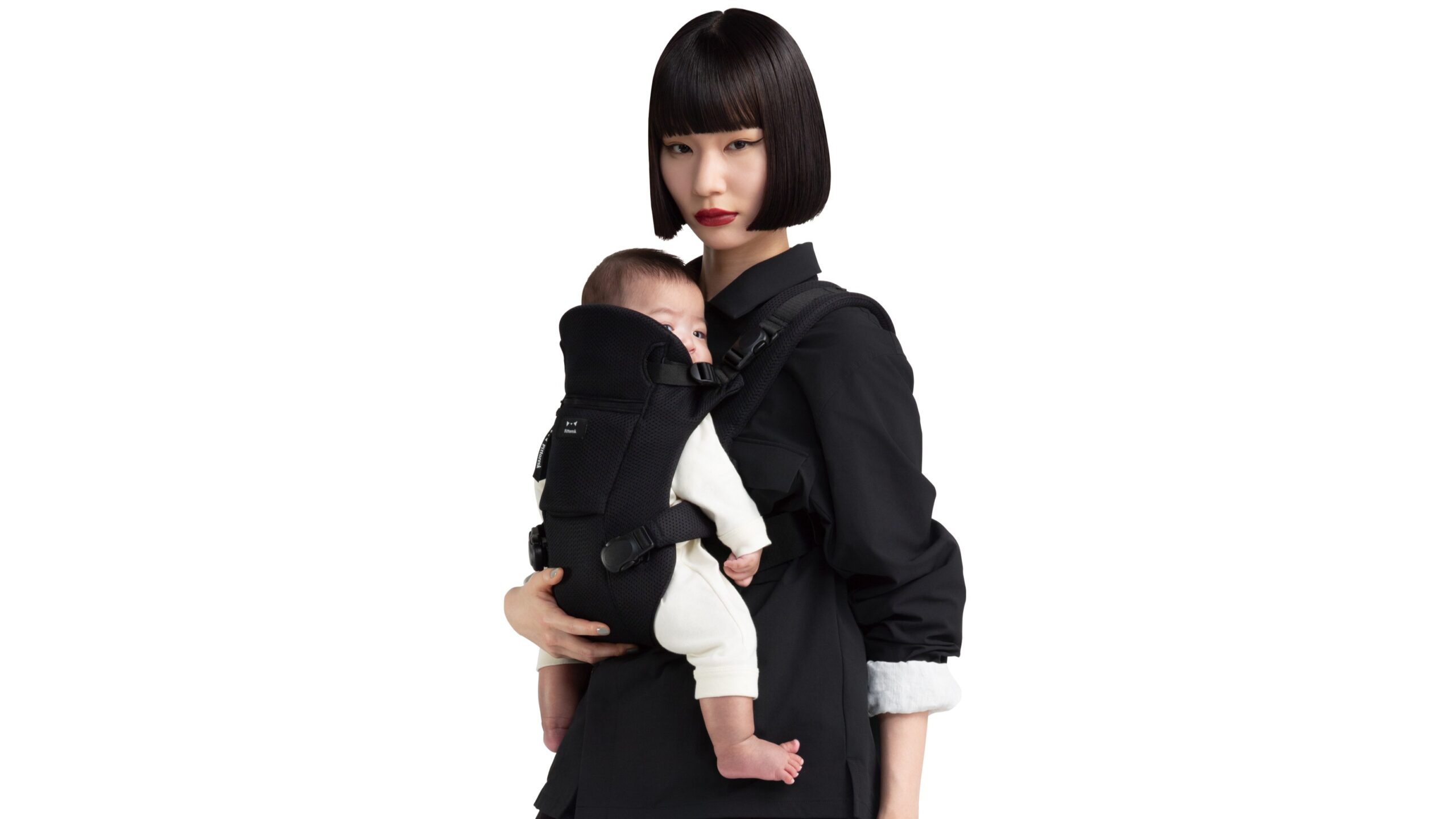 はじめて使うママ・パパでも簡単に装着できる日本製抱っこひも