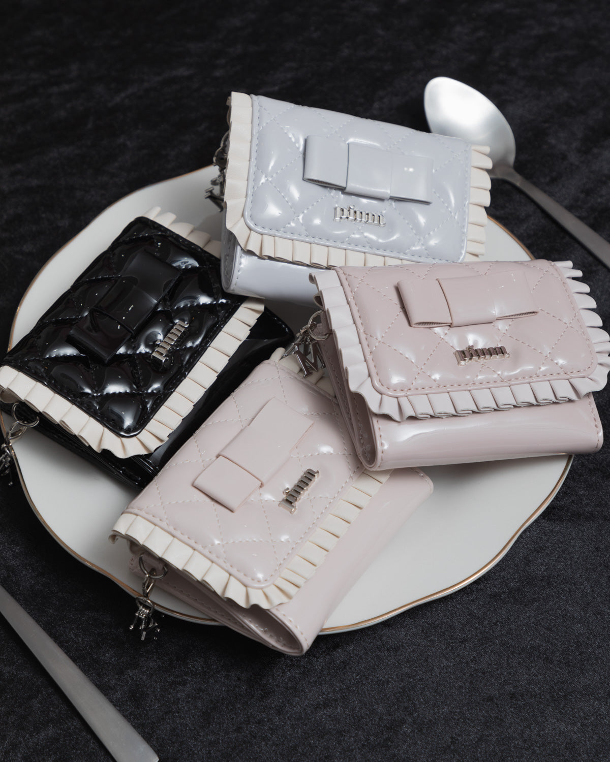 エナメルリボンキルティングミニウォレット – pium