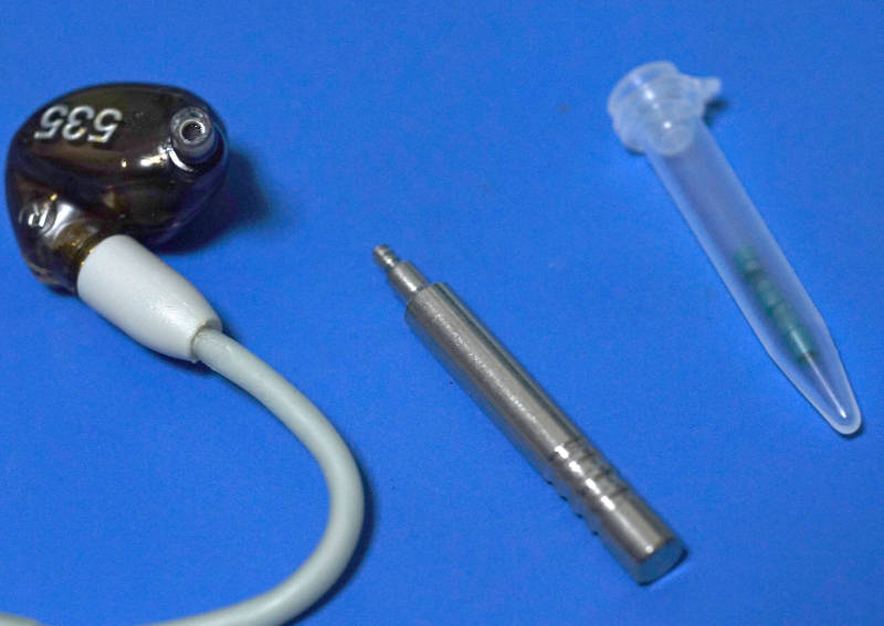 SHURE SE535の音響フィルターを交換: やってみよう！