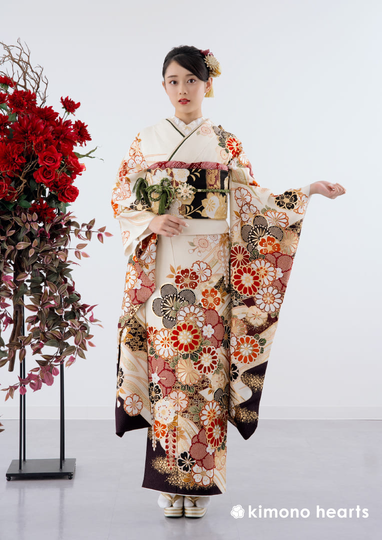 伝統古典】KH-429｜白に黒や赤の花が大人かわいい古典柄振袖｜kimono