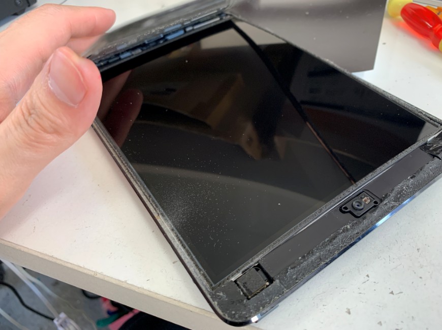 iPad miniバッテリー交換が安い】膨張で画面浮きが修理料金7480円で