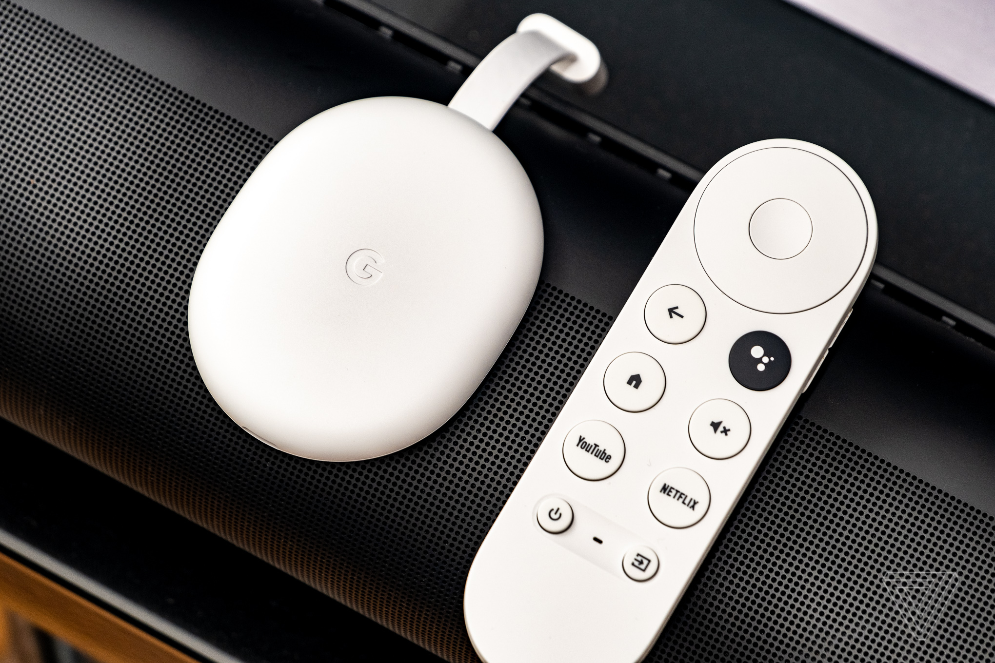 Android 12 arrives on the two-year-old Chromecast with Google TV
