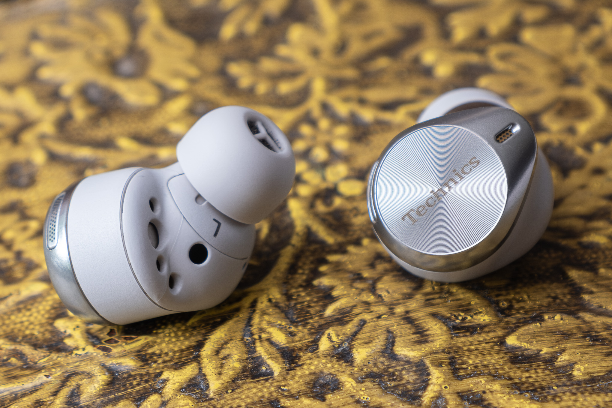 Technics EAH-AZ80 earbuds review: top-notch sound and one truly