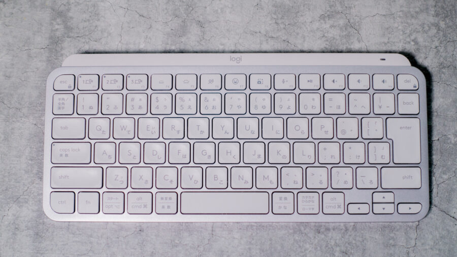 MX Keys Mini(KX700) レビュー。テンキーレスの大本命、家でも外でも