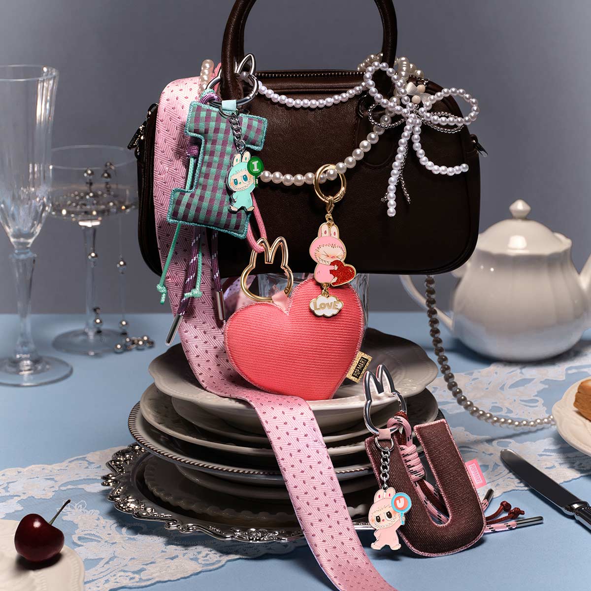 THE MONSTERS PIN FOR LOVE シリーズ アルファベットペンダント (N-Z