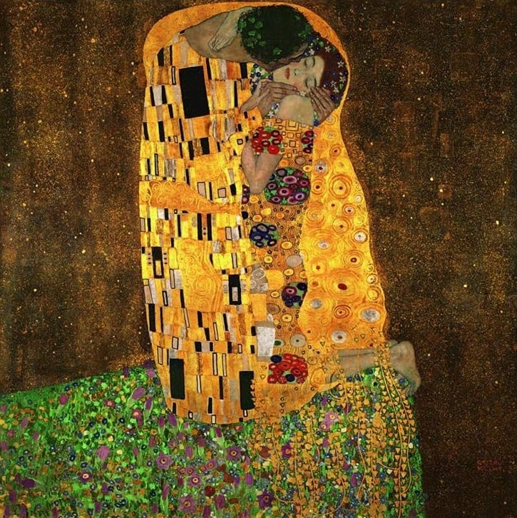 持ち歩ける名画”──クリムト「接吻」から生まれた、色彩と黄金の美