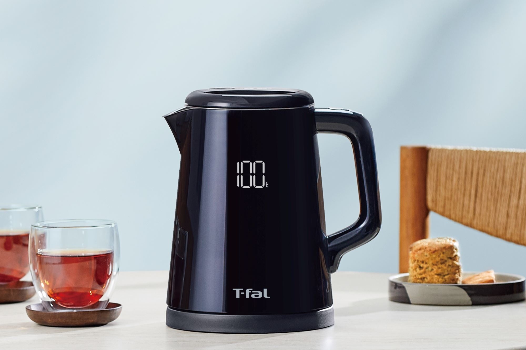 倒れてもお湯がこぼれにくくなって新登場！ ティファール