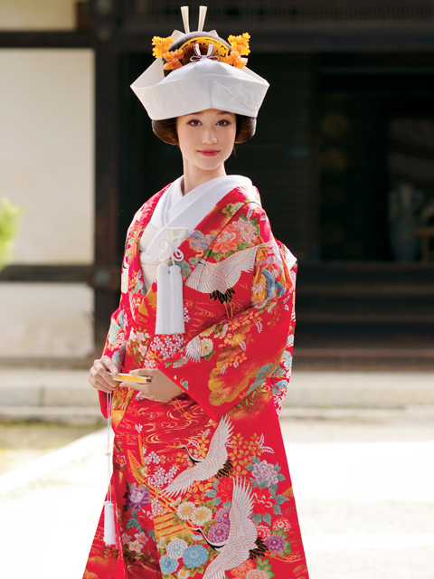 豪華絢爛！色打掛の魅力と選び方、着こなし方｜今どきウェディングの