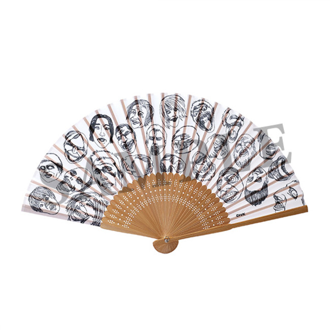 進撃の巨人」より、巨人だらけの新商品が登場！アトラクション施設