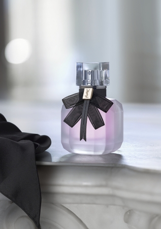 YSLのフレグランス「モン パリ」シリーズからヘアミストが待望の新登場