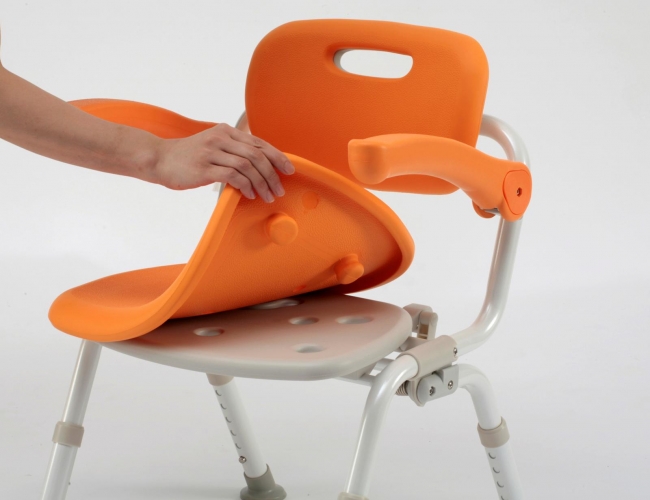 シャワーチェアなどの入浴介護用品「ユクリア」シリーズ 3種類を発売