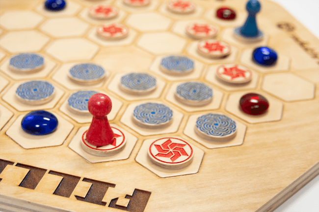 昨年秋から話題のボードゲーム「FILLIT」の豪華版「PREMIUM WOOD