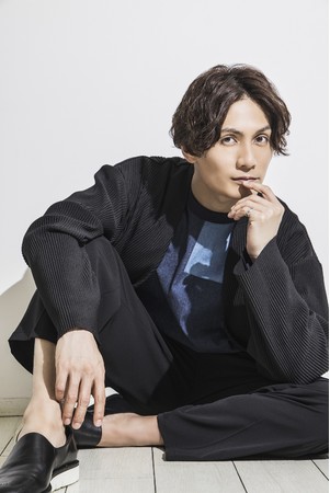 加藤和樹が感謝の気持ちを込めて……アーティストデビュー15周年を記念し