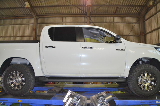 ハイラックス GUN125 JAOSのリフトアップコイルに交換と四輪