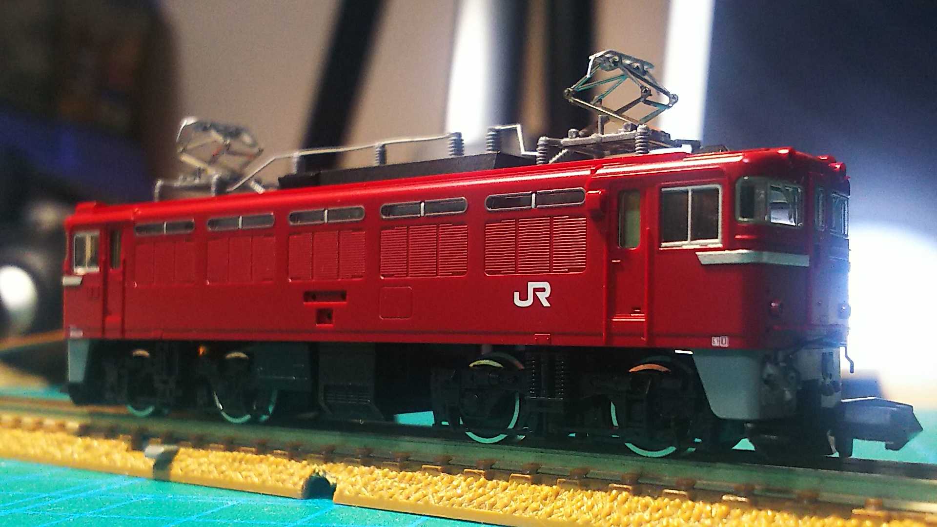 鉄道模型 TOMIX ED75 700番台サッシ窓（前期型）を後期仕様に（前編