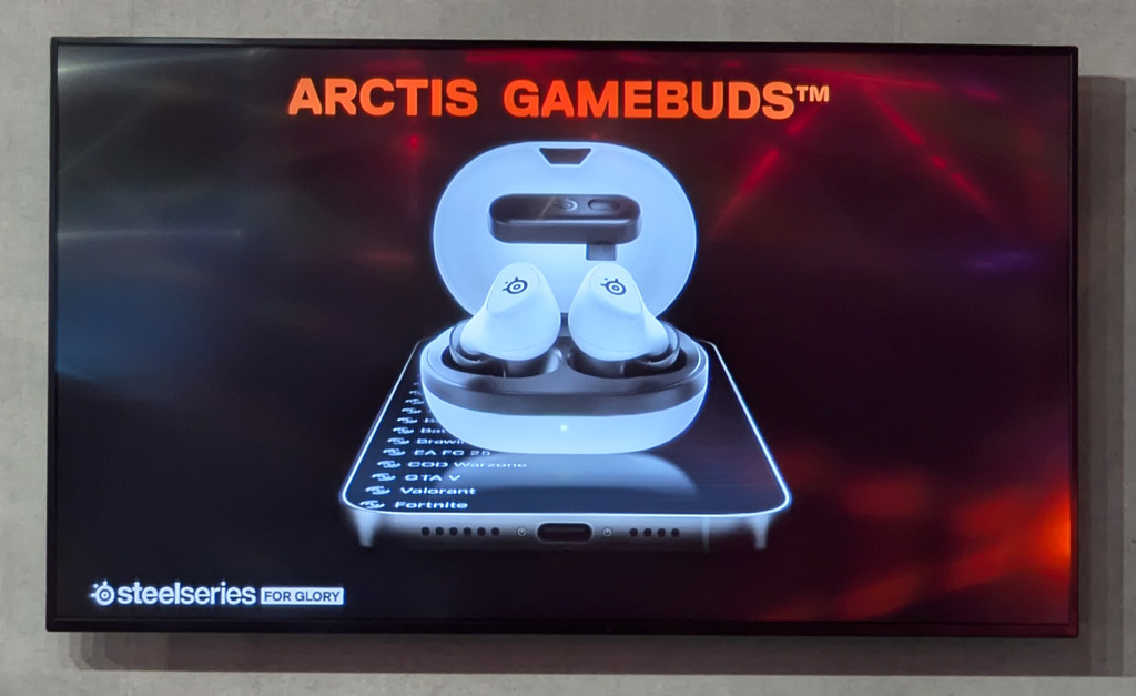 SteelSeries初の完全ワイヤレス型ゲーミングイヤホン「Arctis GameBuds
