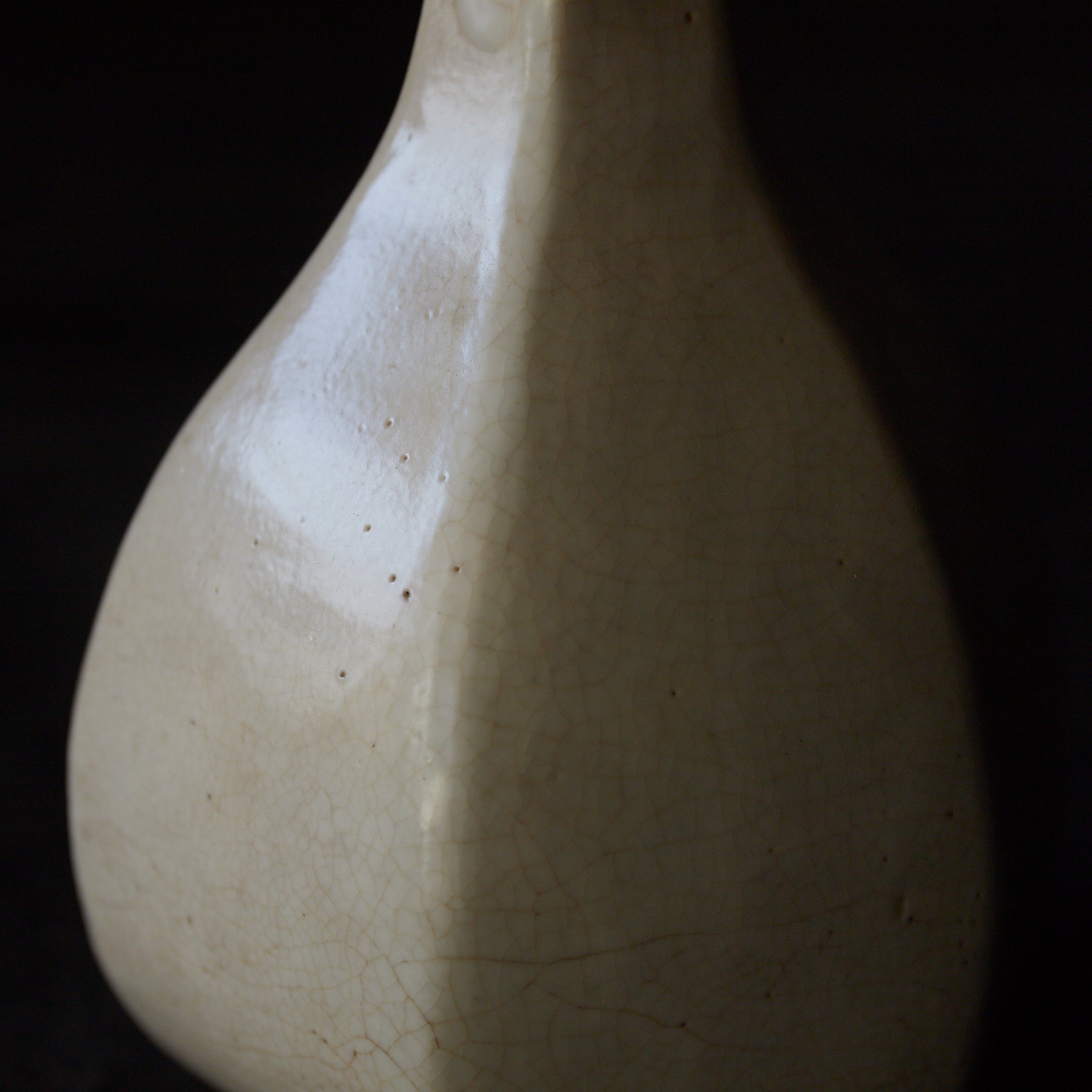 李朝 白磁面取瓶 徳利 木箱付（1392–1897 CE） | 入蘆花（ロカニイル）