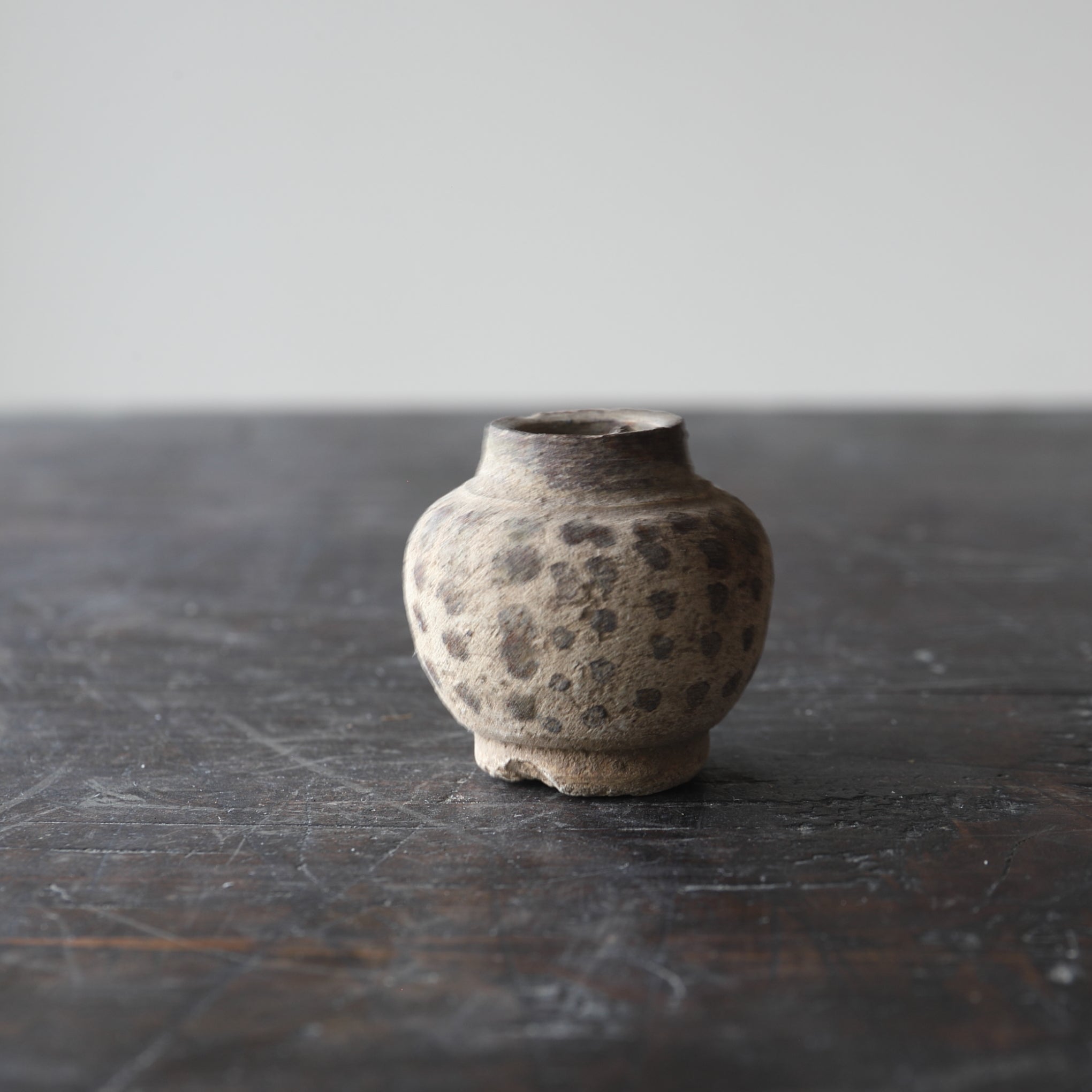 タイ・希少・骨董品】宋胡録（スンコロク）青磁 鎬紋 杯 ぐい呑み タイ