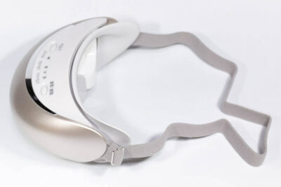 スチーム式のホットアイマスクで目の疲れを取るパナソニックの目もと