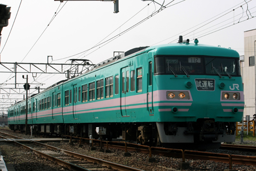 JR西】117系新和歌山色が試運転 | 鉄道ホビダス