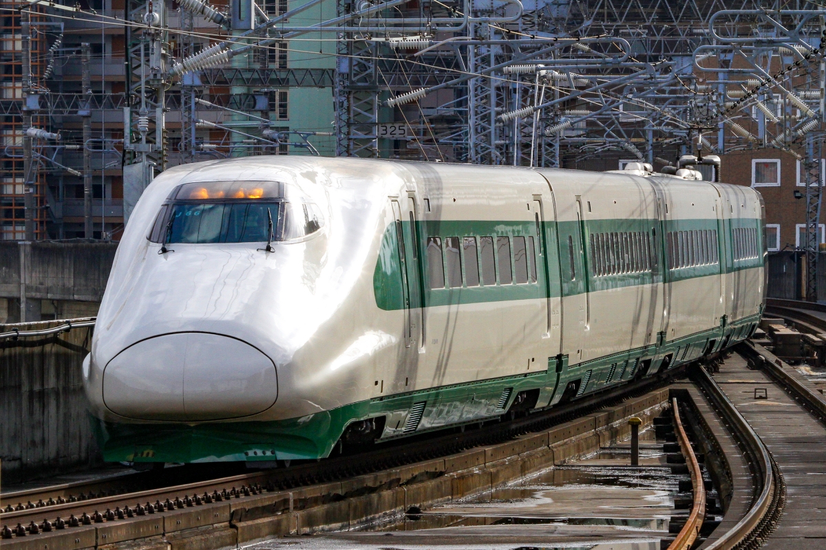 E2系200系カラー新幹線、引退記念撮影会 新幹線総合車両センターで開催
