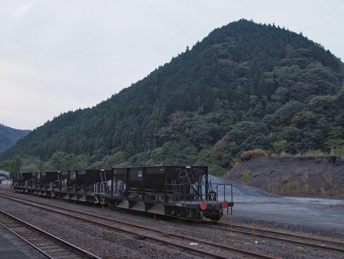 JR東日本、新型「砕石輸送気動車」水郡線に導入！DE10・ホキ800