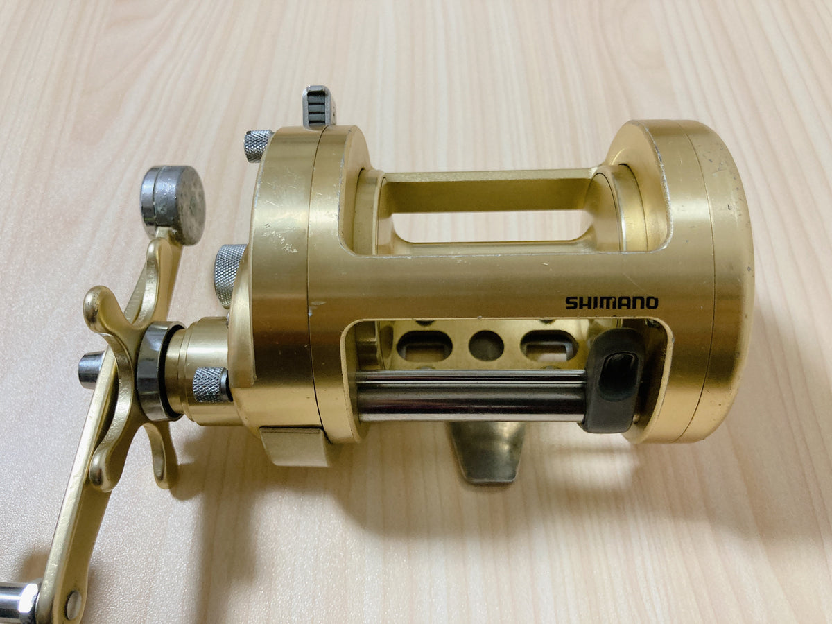 Shimano Baitcasting Reel CALCUTTA 700 Right Gear Ratio 4.7:1 Fishing R