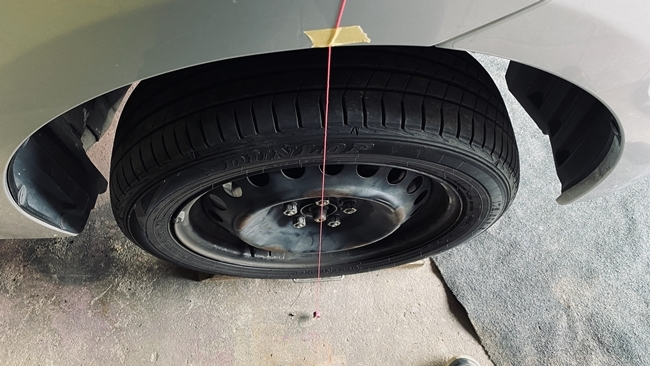 タイヤの片減りを解消 キャンバーボルト取り付けとアライメント調整