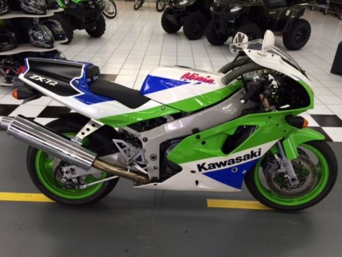 Showbike Restored - 1992 Kawasaki ZX-7R K2 - Rare SportBikesForSale