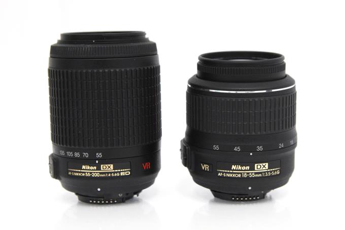 D3200 200mm ダブルズームキット ブラック シャッター回数約2500回以下