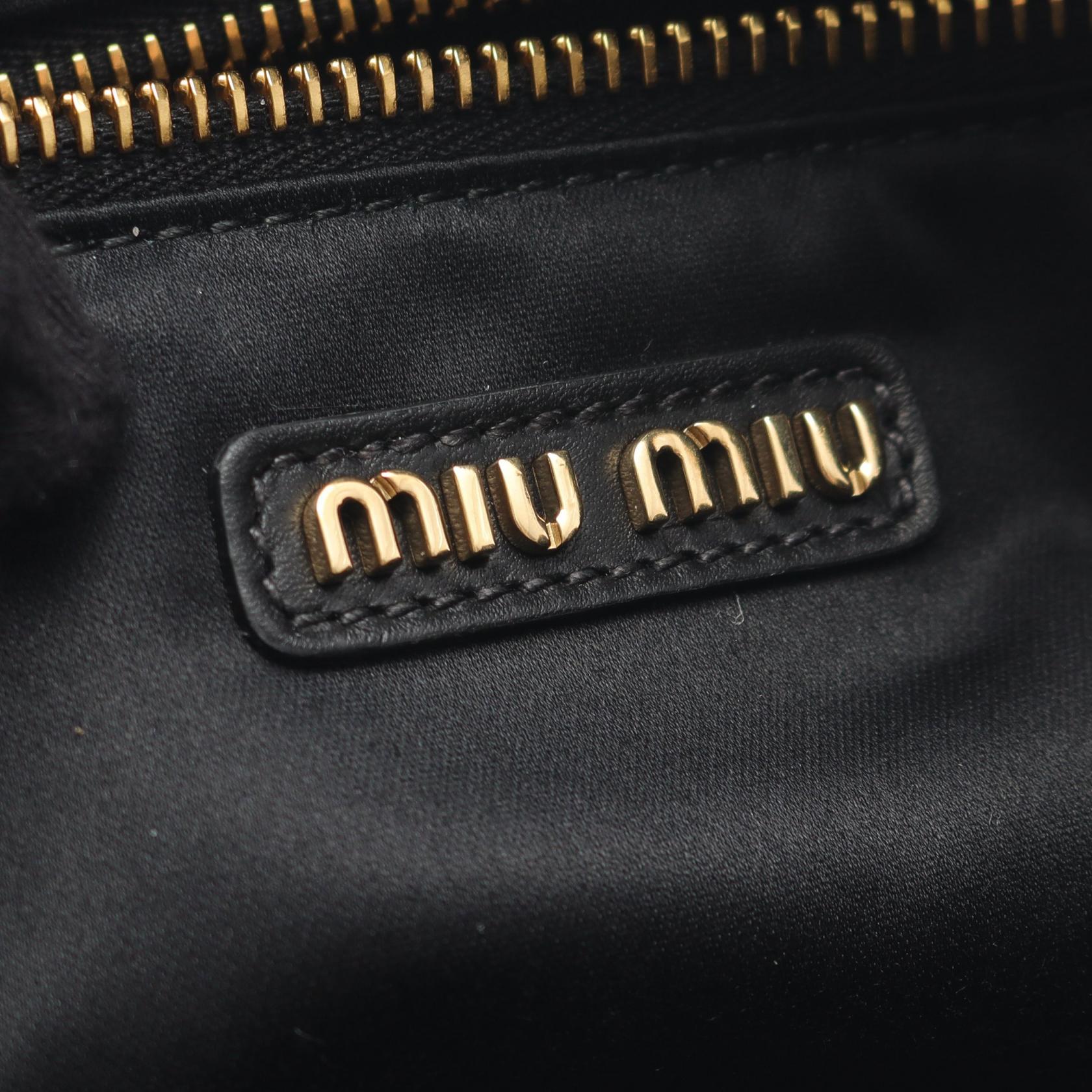 ショルダーバッグ レザー ブラック ミュウミュウ – RECLO