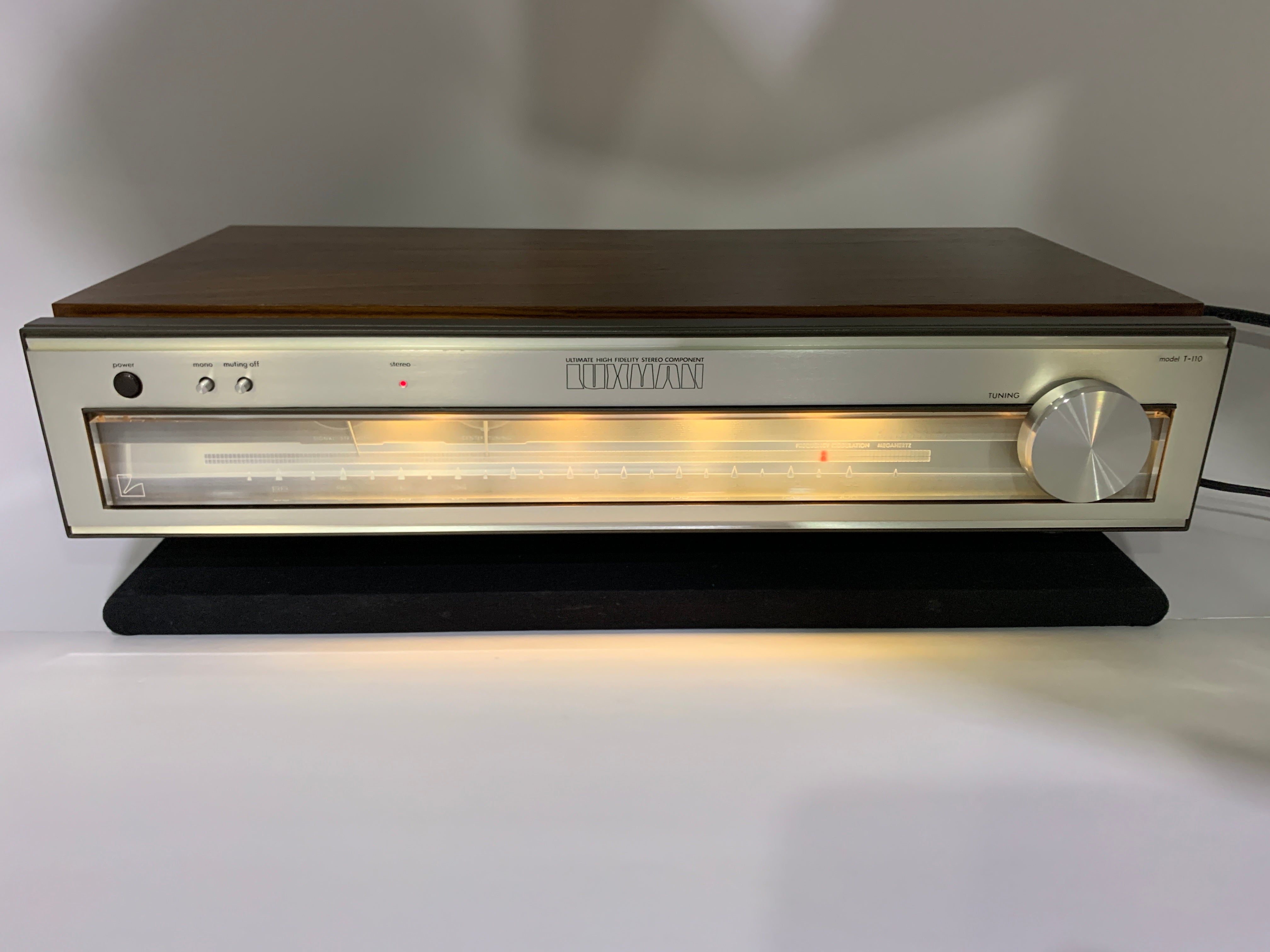 LUXMAN T-110 FM TUNER – Record Mart HiFi
