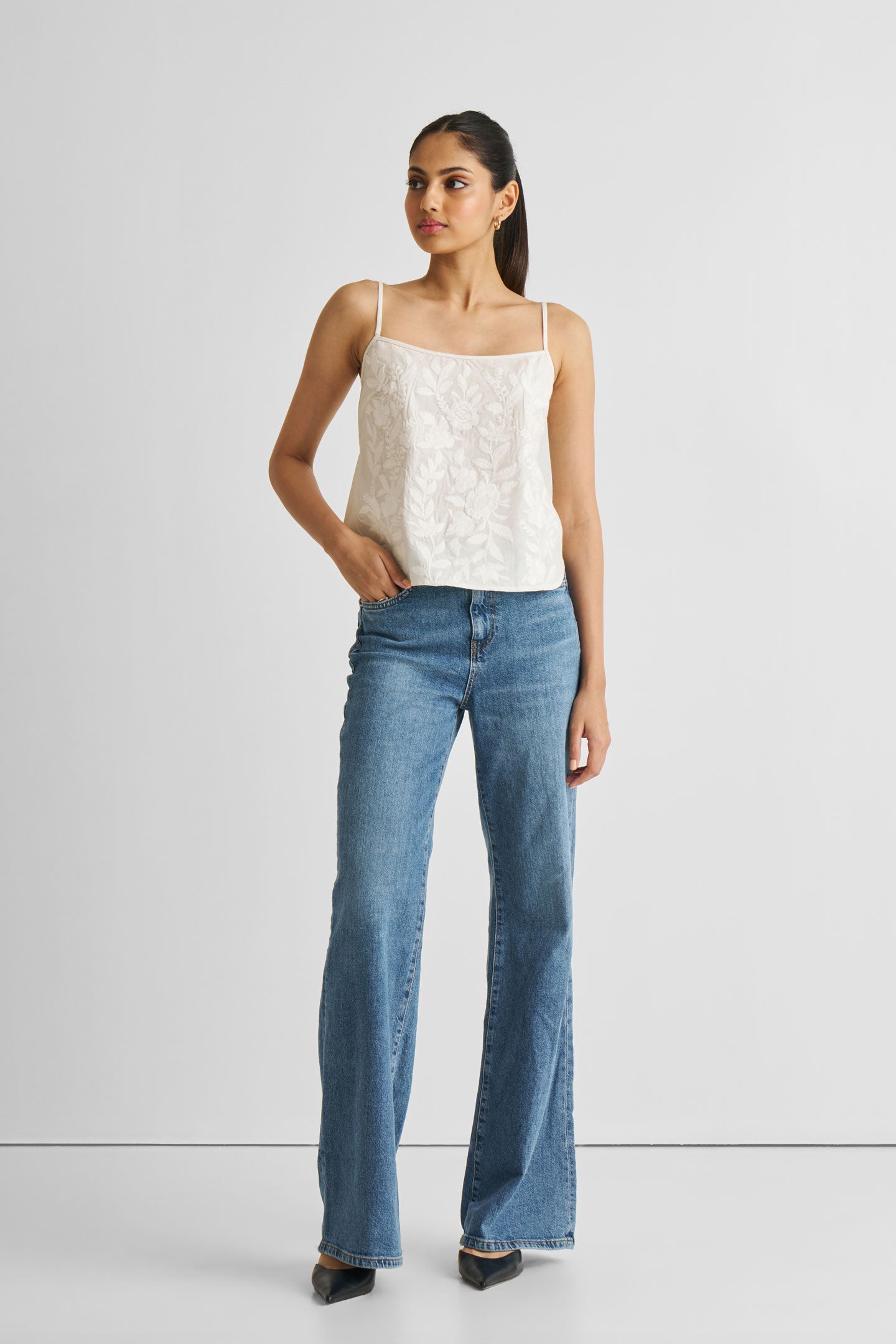 Embroidered Camisole Top in White – Reistor