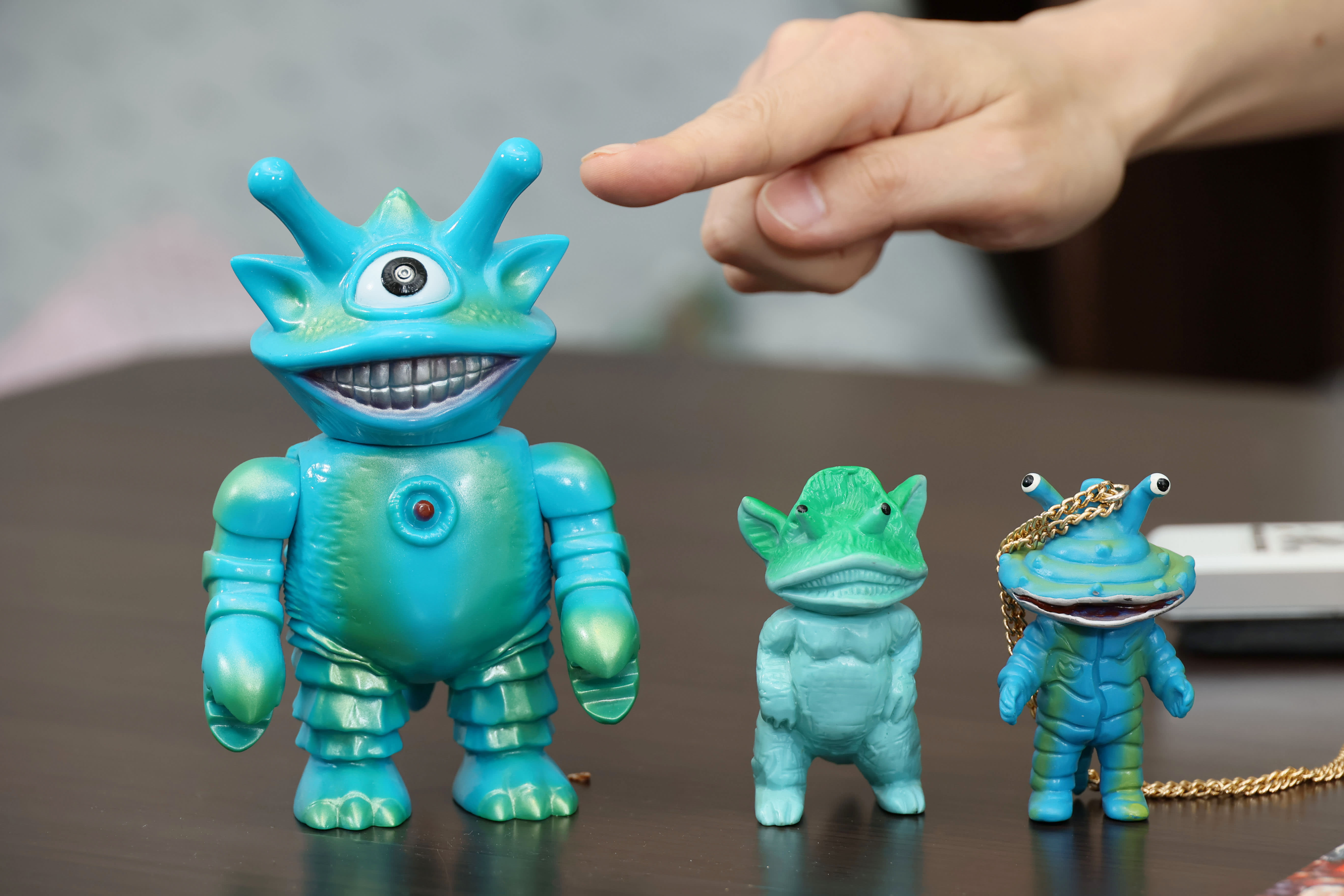 6ページ目）「パチ怪獣ソフビ」を集める男が飛び込んだ奥深きパチモノ