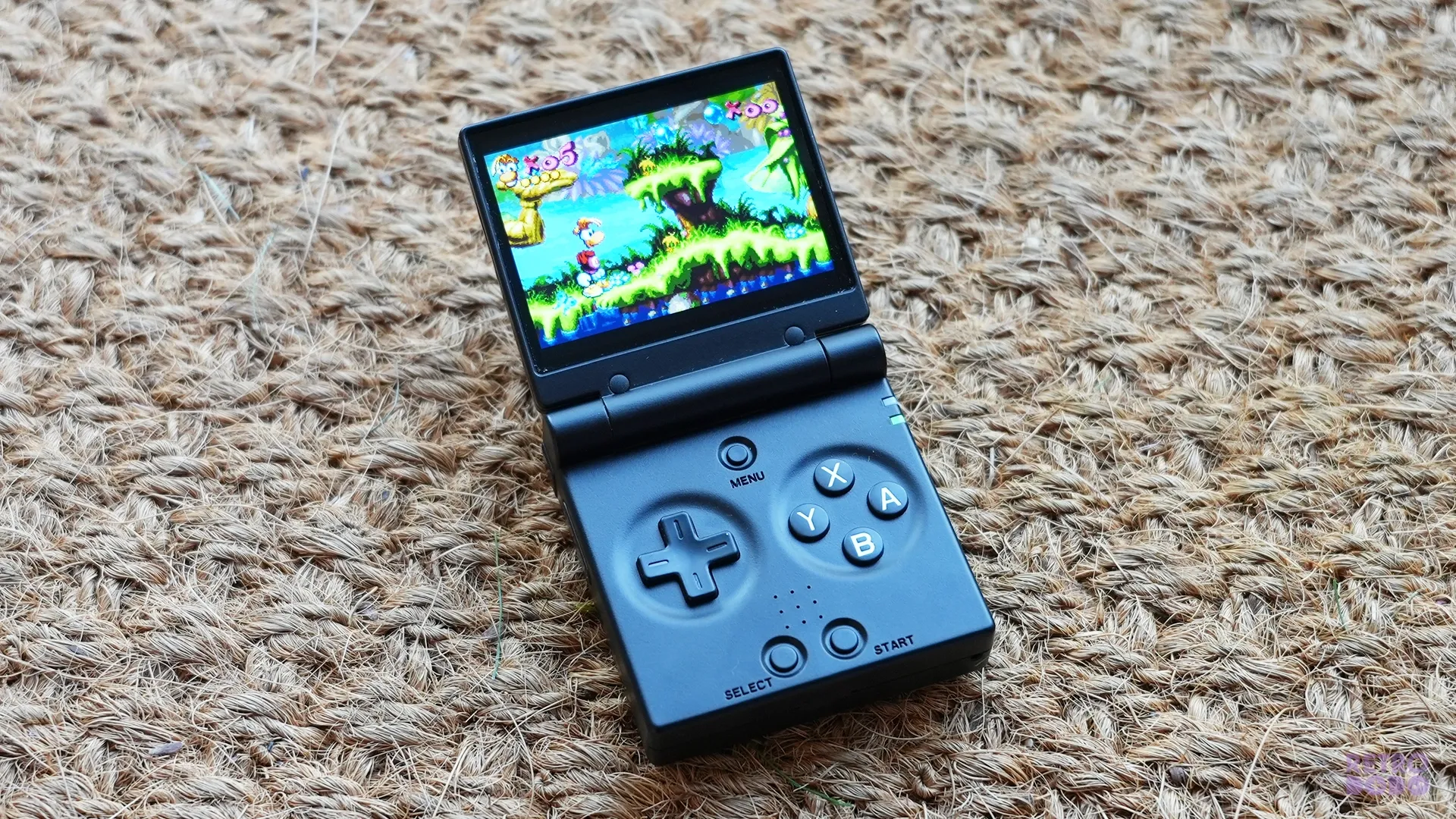 Miyoo Mini Flip Review: A EDC Nerds Ultimate Clamshell Handheld