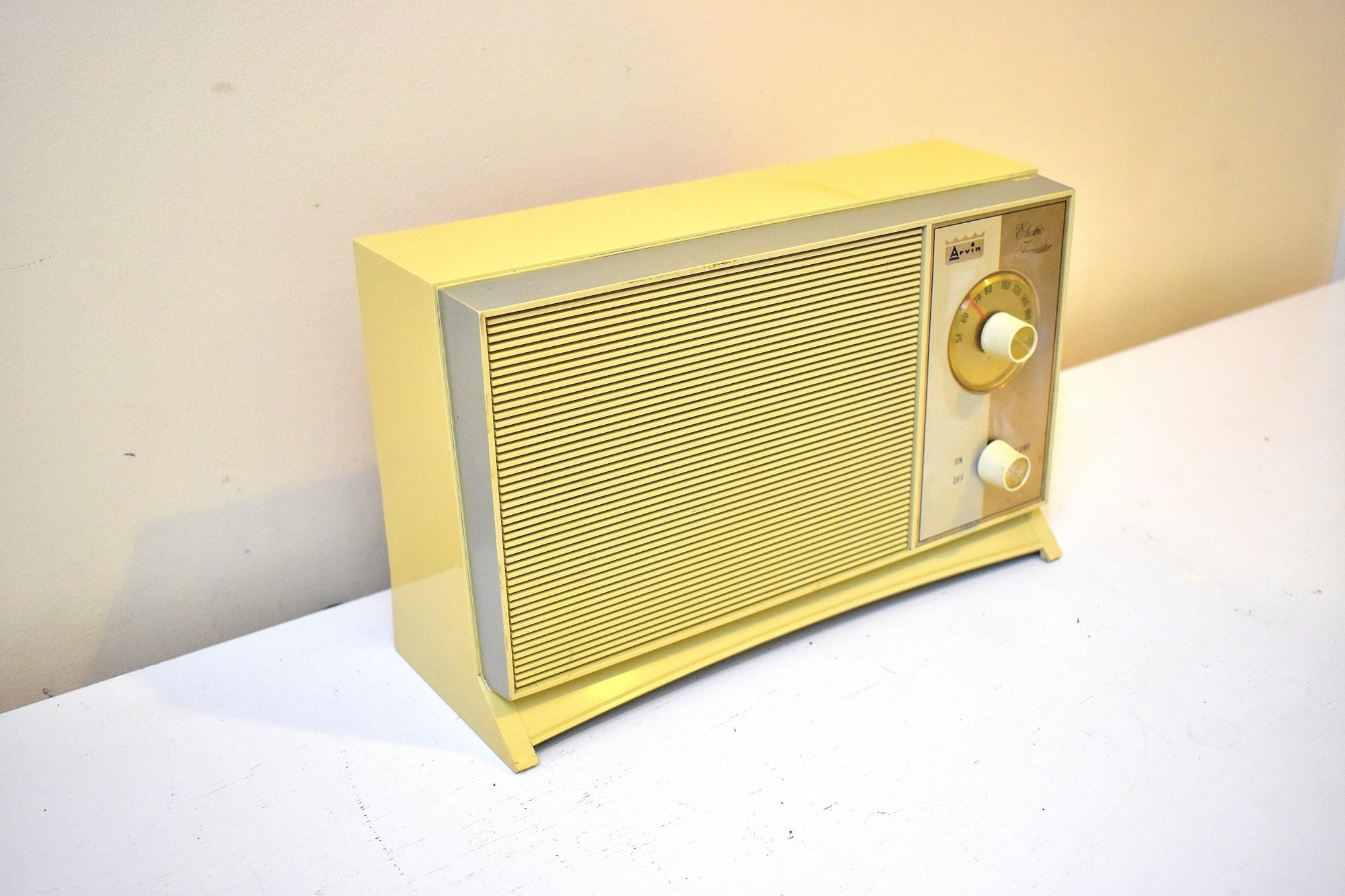 Imperial Gold 1966 Arvin Model 16R21 AM Solid State Transistor