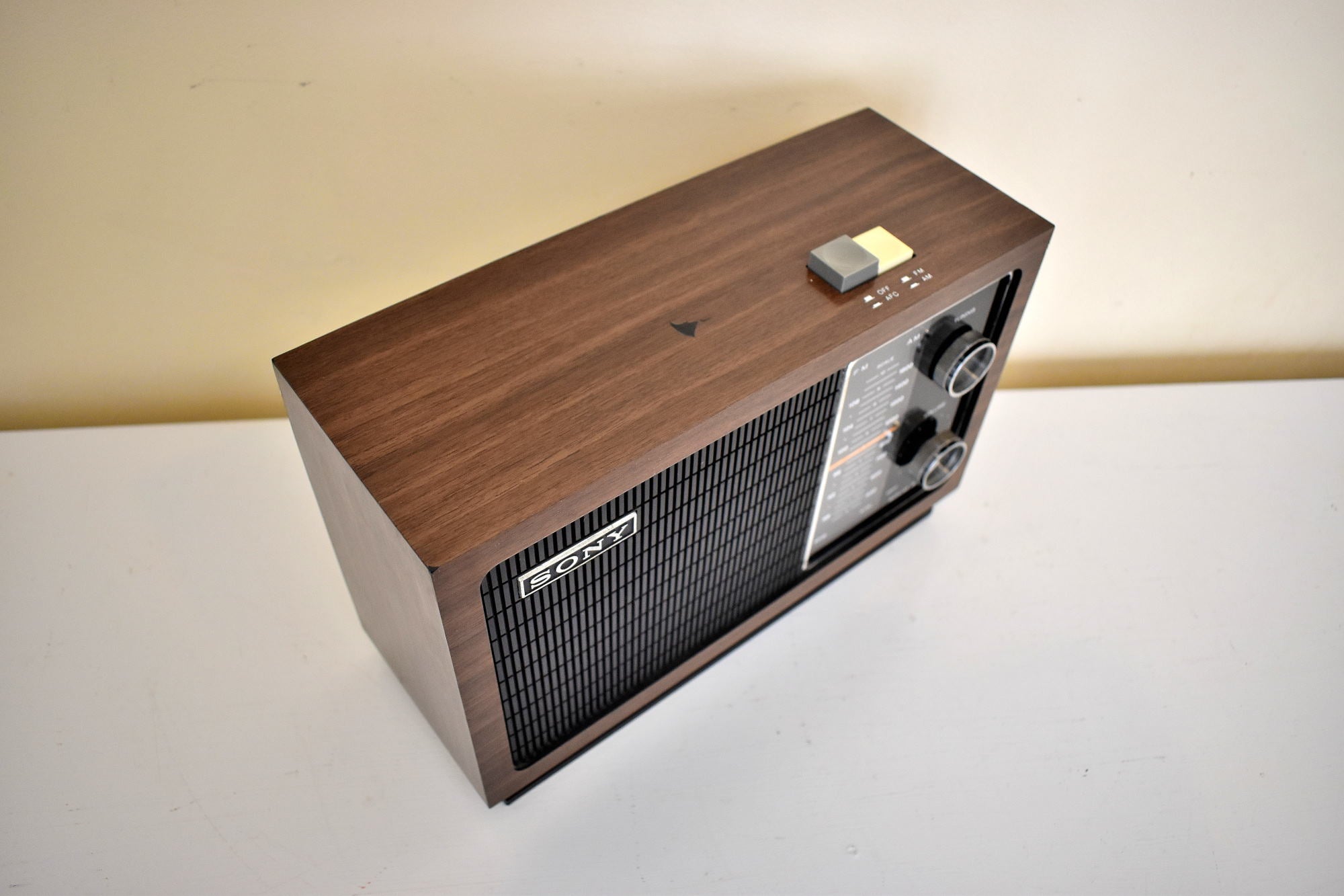 ソニーだけ！ 1975 ～ 1977 年 Sony モデル TFM-9440W AM/FM ソリッド