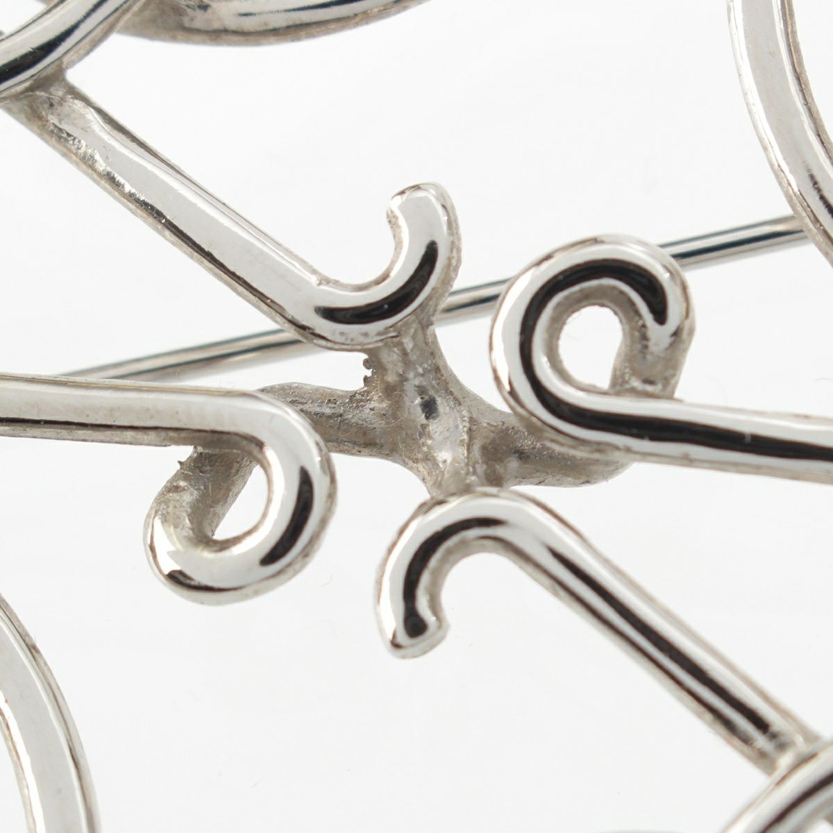 ロエベ アナグラム ロゴ ブローチ シルバー | 中古通販 retro.jp