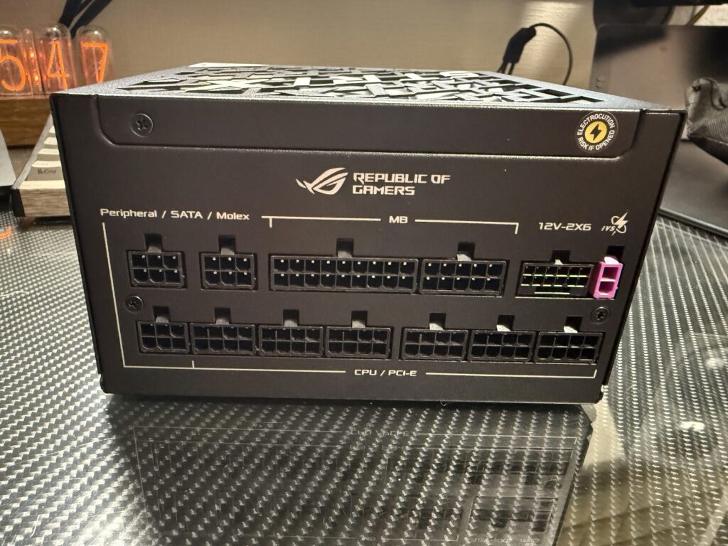 RTX5080・RTX5090に最適！ATX3.1対応のROG STRIX 1000W Platinum電源