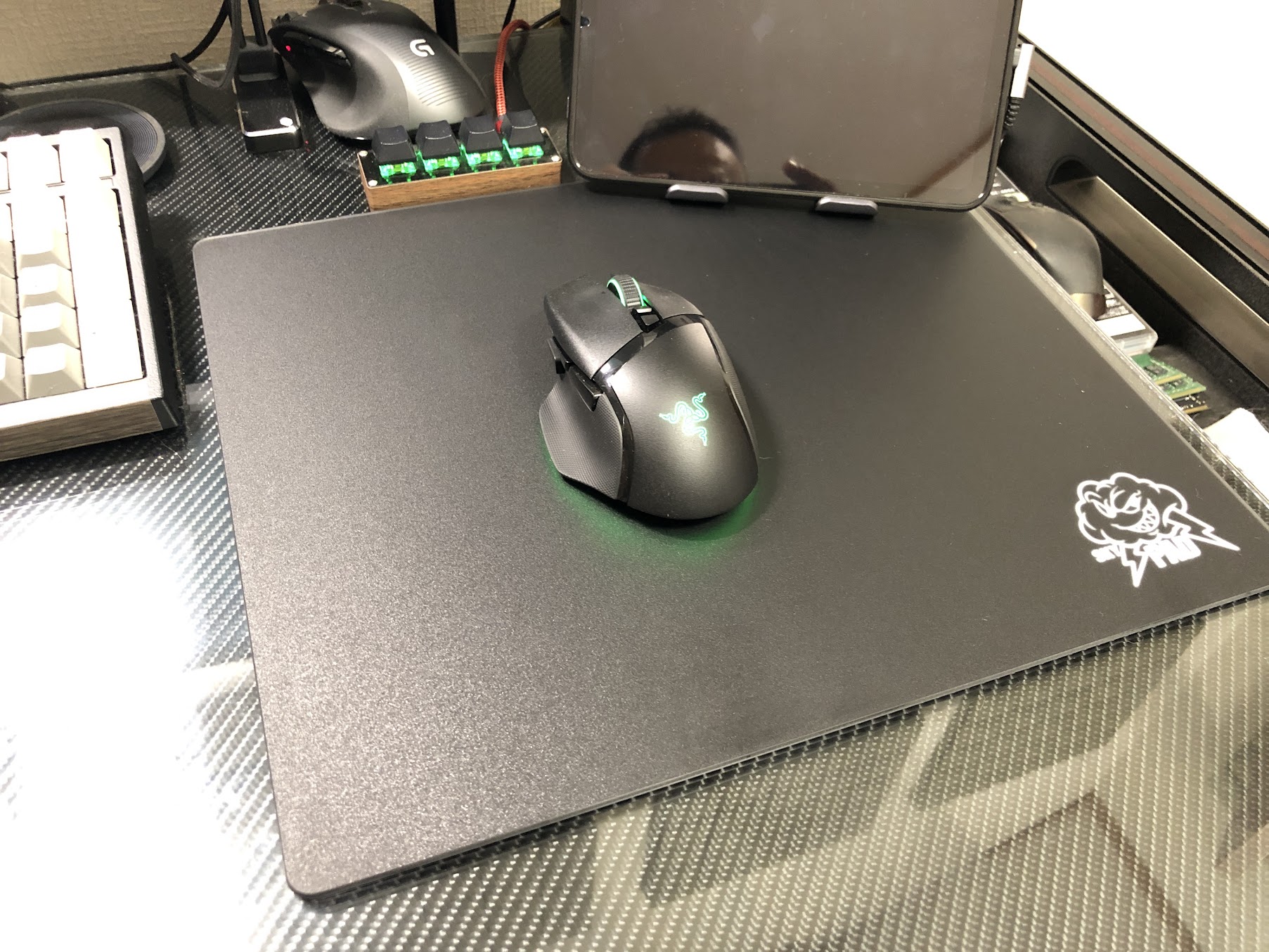 質感、使い心地ともに唯一無二。SkyPAD 3.0 ゲーミングガラスマウス